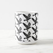 Zwart-wit Flying Raven Lino Cut Koffiemok (Center)