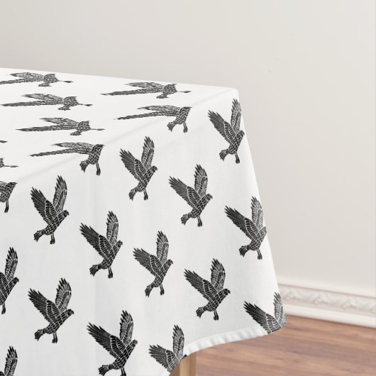 Zwart-wit Flying Raven Lino Cut Tafelkleed (Voorbeeld)