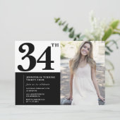 Zwart Wit Foto 34ste Verjaardag Uitnodigingen (Staand voorkant)