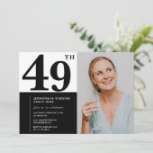 Zwart Wit Foto 49e Verjaardag Uitnodigingen (Staand voorkant)