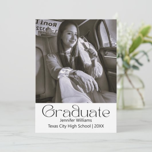 Zwart-wit foto afstuderen Arch aankondiging (Staand voorkant)