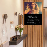 Zwart wit foto bachelorette party welkom poster<br><div class="desc">Een welkom poster voor een vrijgezellenfeest. Personaliseer en voeg een foto,  een naam toe. Een klassieke zwarte achtergrond,  witte tekst.</div>