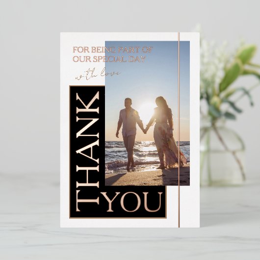 Zwart wit foto bruiloft dank u Roos Folie Uitnodiging (Staand Voorkant)