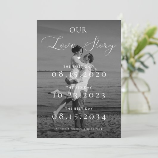 Zwart Wit Foto Onze Liefde Verhaal Tijdlijn Bruilo Save The Date (Staand voorkant)