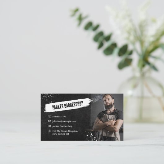 Zwart-wit Foto Rusty Barbershop Mannen Scheren Visitekaartje (Staand voorkant)