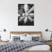 Zwart-wit foto van een Clematis na een regen Canvas Afdruk (Insitu (Slaapkamer))