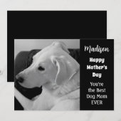 Zwart-wit foto van een knuffelige hond Moederdag Feestdagenkaart (Voorkant / Achterkant)