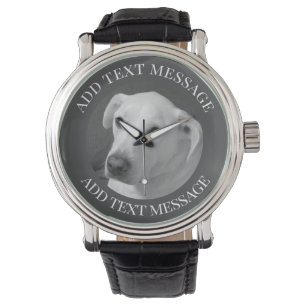 Zwart-wit foto van een mooie zielige hond horloge