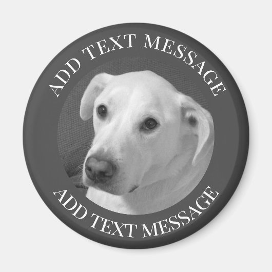 Zwart-wit foto van een mooie zielige hond magneet (Voorkant)