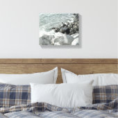 Zwart-wit Foto van een Rocky Ocean Shore Canvas Afdruk (Insitu (Slaapkamer))