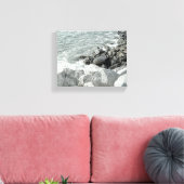 Zwart-wit Foto van een Rocky Ocean Shore Canvas Afdruk (Insitu (Woonkamer))