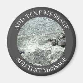 Zwart-wit Foto van een Rocky Ocean Shore Magneet