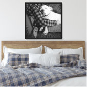 Zwart-wit foto van hond knuffelen met papa canvas afdruk (Insitu (Slaapkamer))