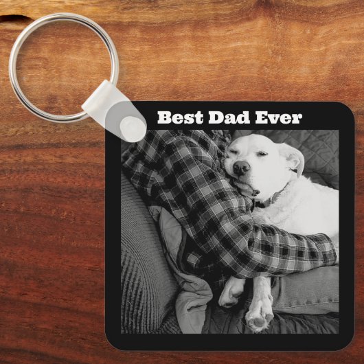 Zwart-wit foto van hond knuffelen met papa sleutelhanger (Voorkant)