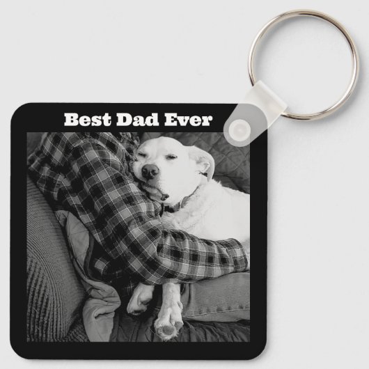 Zwart-wit foto van hond knuffelen met papa sleutelhanger (Achterkant)
