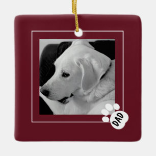 Zwart-wit foto van knuffel hond vader poot bordeau keramisch ornament