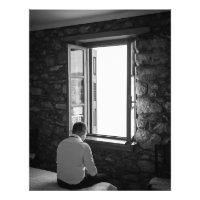 Zwart-wit foto van man