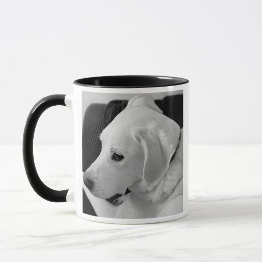 Zwart-wit foto van mooie witte hond mok (Links)