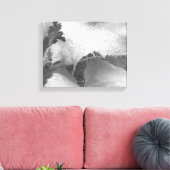 Zwart-wit foto van natte en dewy druivenbladeren canvas afdruk (Insitu (Woonkamer))