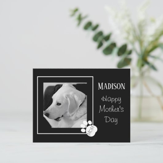 Zwart-wit foto van Schattige Dog Moederdag Feestdagenkaart (Staand voorkant)