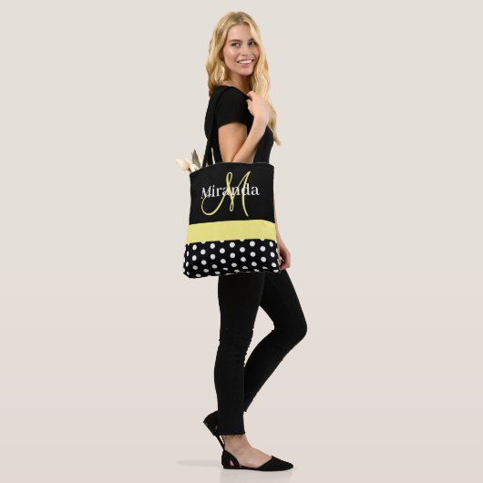 Zwart Wit Geel Monogram Script Polka Dots Tote Bag (Op model)