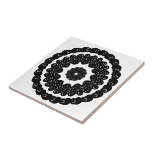 Zwart-wit geketende cirkelvormige abstracte kralen tegeltje