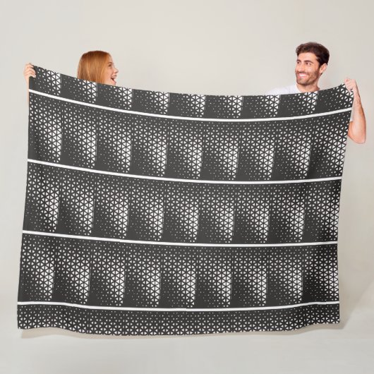 Zwart-wit geometrisch driehoekpatroon deken (In situ)