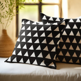 Zwart-wit geometrisch driehoekpatroon kussen