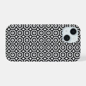 Zwart-wit geometrisch patroon iPhone 15 case (Achterkant horizontaal)