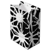 Zwart-wit geometrisch patroon medium cadeauzakje (Voorkant Gekanteld)