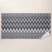 Zwart-wit geometrisch zigzagpatroon strandlaken (Voorkant)