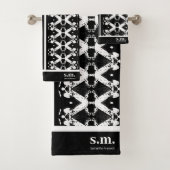 Zwart-wit Geometrische Tribal Stripe Print Bad Handdoek (Insitu)
