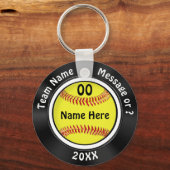 Zwart-wit, gepersonaliseerde Softball Party Favors Sleutelhanger (Voorkant)