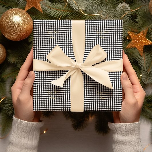 Zwart-wit geruite aangepaste faux gouden tekst cadeaupapier