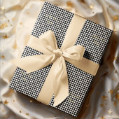 Zwart-wit geruite aangepaste faux gouden tekst cadeaupapier