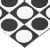 Zwart wit geruite polka stippen tafelkleed (Gekanteld)