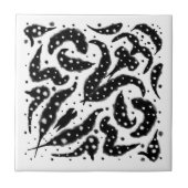 Zwart-wit gespikkelde natte vis abstracte kunst tegeltje (Voorkant)
