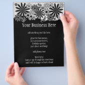 Zwart-Wit Gestippelde Bloemen Helder Flyer (Hand)