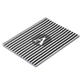 Zwart-wit gestreept gepersonaliseerd monogram notitieboek (Linkerzijde)