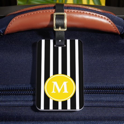 Zwart-wit gestreept met gele monogram bagagelabel (Voorkant Insitu 2)