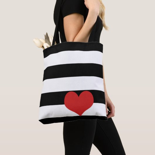 Zwart-wit gestreept met rode hart tote bag (Dichtbij)