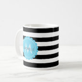 Zwart, Wit, gestreepte Blauwe bloem monogram naam. Koffiemok (Voorkant links)