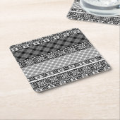 Zwart-wit gestreepte patchwork met kant kartonnen onderzetters (Schuin)