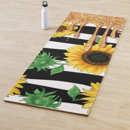 Zwart & Wit Gestreepte Yoga Mat met Zonnebloemen (In situ)