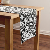 Zwart-wit ghost-patroon korte tafelloper (Voorbeeld)