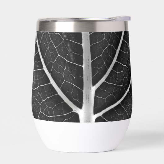 Zwart-wit gloeiend blad close-up (Links)