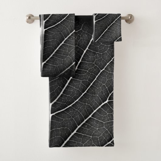 Zwart-wit gloeiend blad close-up bad handdoek (Insitu)