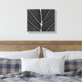 Zwart-wit gloeiend blad close-up canvas afdruk (Insitu (Slaapkamer))