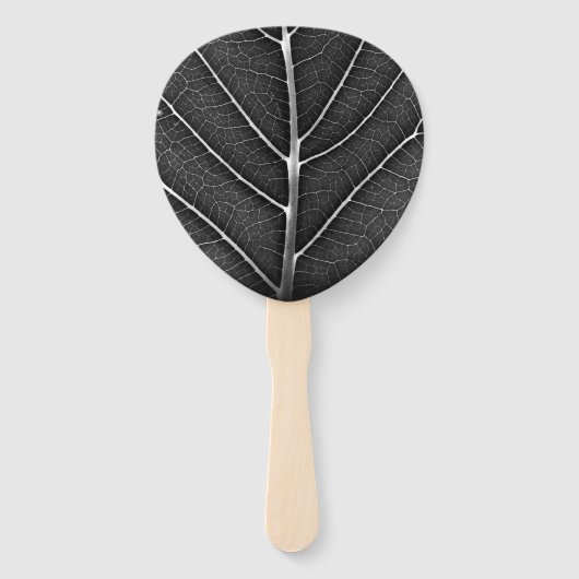 Zwart-wit gloeiend blad close-up handwaaier (Voorkant)