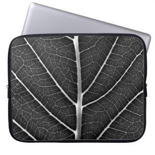 Zwart-wit gloeiend blad close-up laptop sleeve